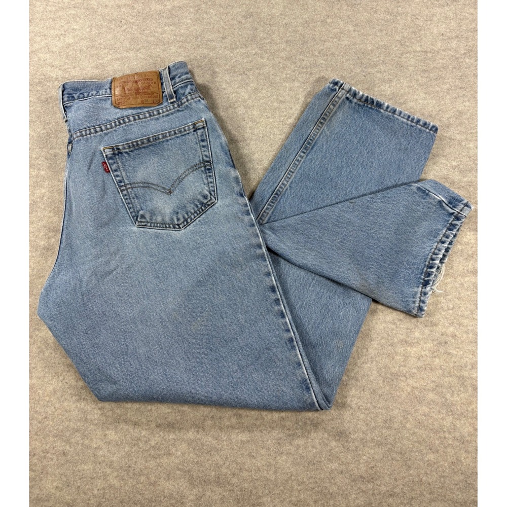 Levis 550 Relaxed Fit Light Wash Denim Jeans Mens 36x32 Blue Vintage Style